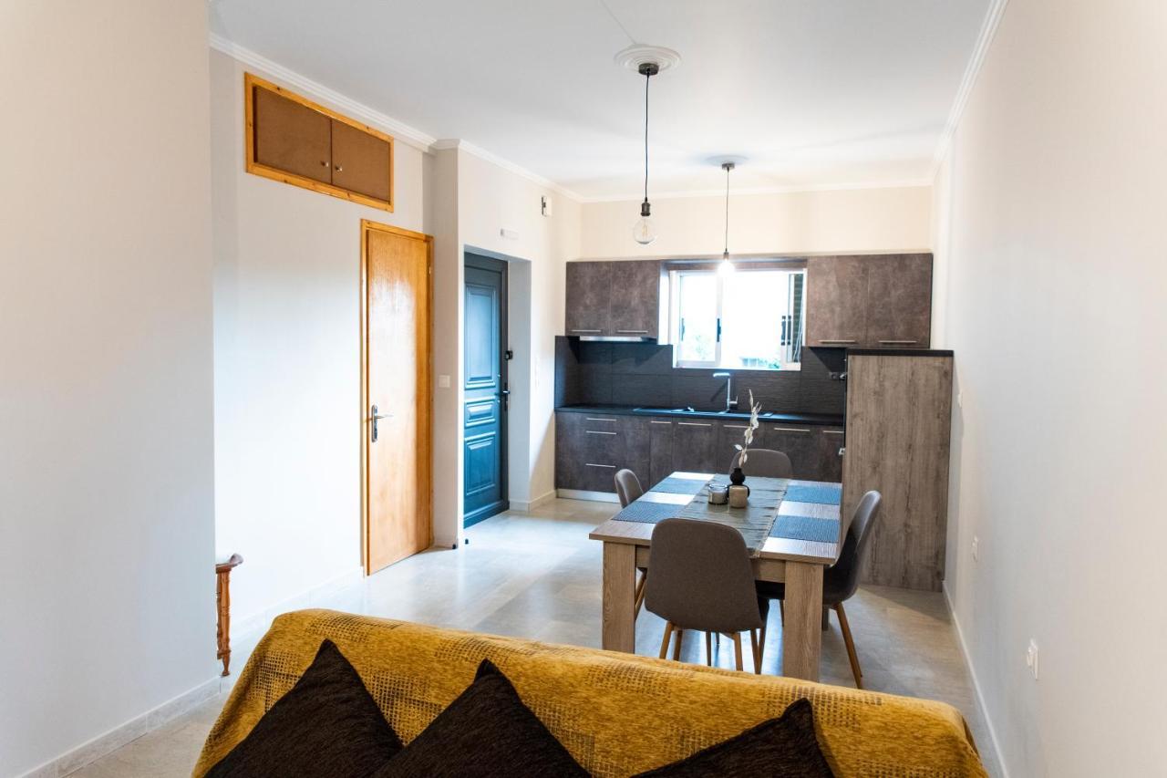 Walnut Home Apartment Near Ancient Olympia Kréstena 外观 照片