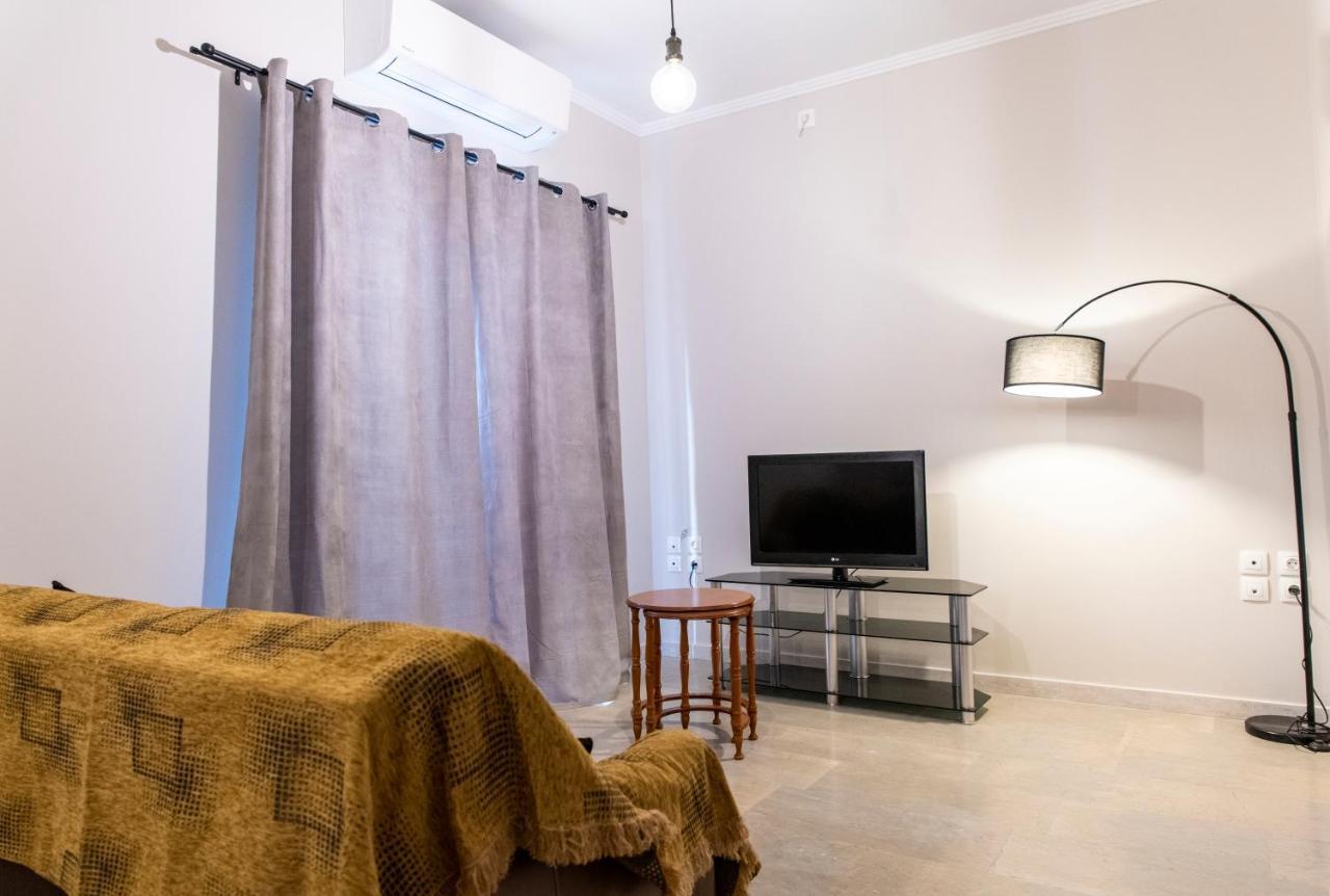 Walnut Home Apartment Near Ancient Olympia Kréstena 外观 照片